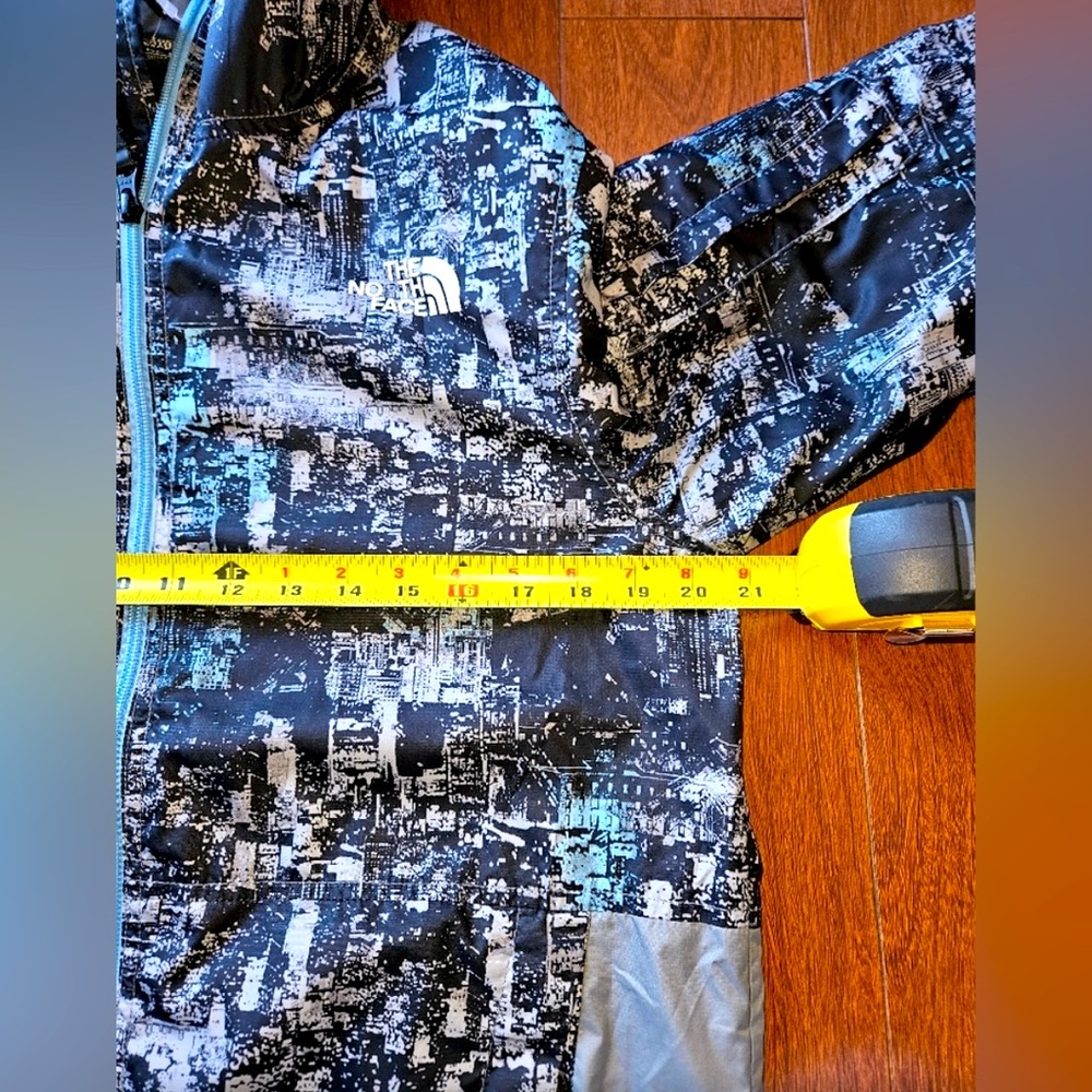 The North Face Jacket - Picture 5 of 5